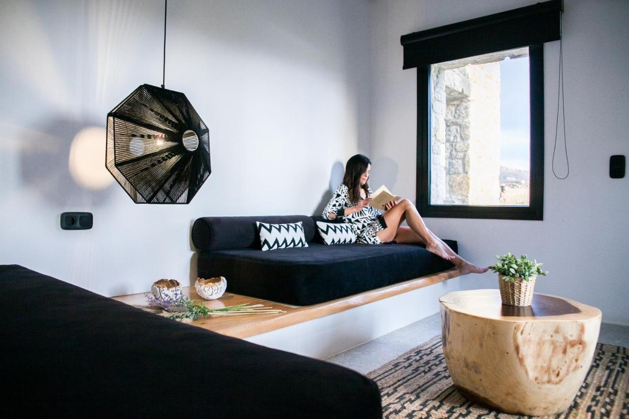Agrari Bo Suites By Mykonos Rocks ภายนอก รูปภาพ